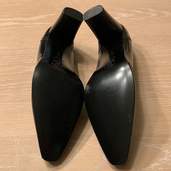 Isaac Mizrahi Black wing tip style leather heels NWOB Size 7.5B fun heels - Picture 7 of 7